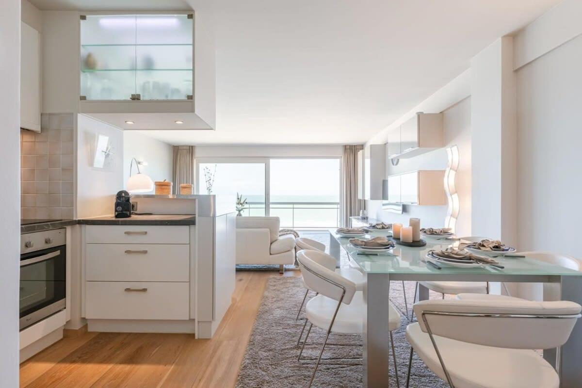 Huswell - Apartment With Stunning Sea View In Middelkerke Bagian luar foto